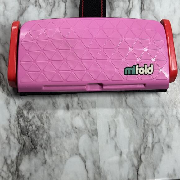 Mifold Comfort Grab-And-Go Compact Car Booster Portable 40-100lbs Pink - Picture 1 of 7